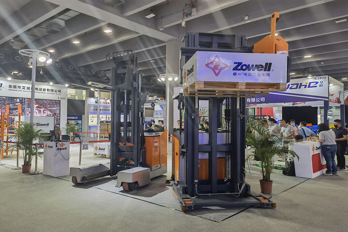 VDA narrow aisle forklift