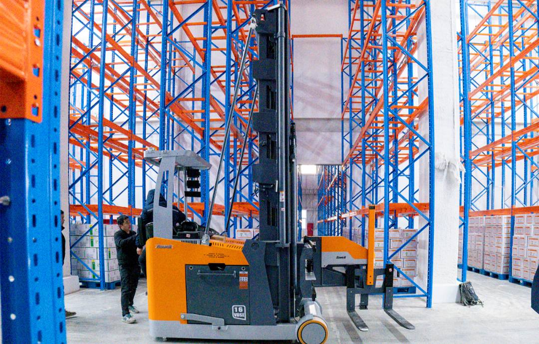 Zowell VNA Foklift Helps Chemical Industry Upgrade Warehouse Logistics