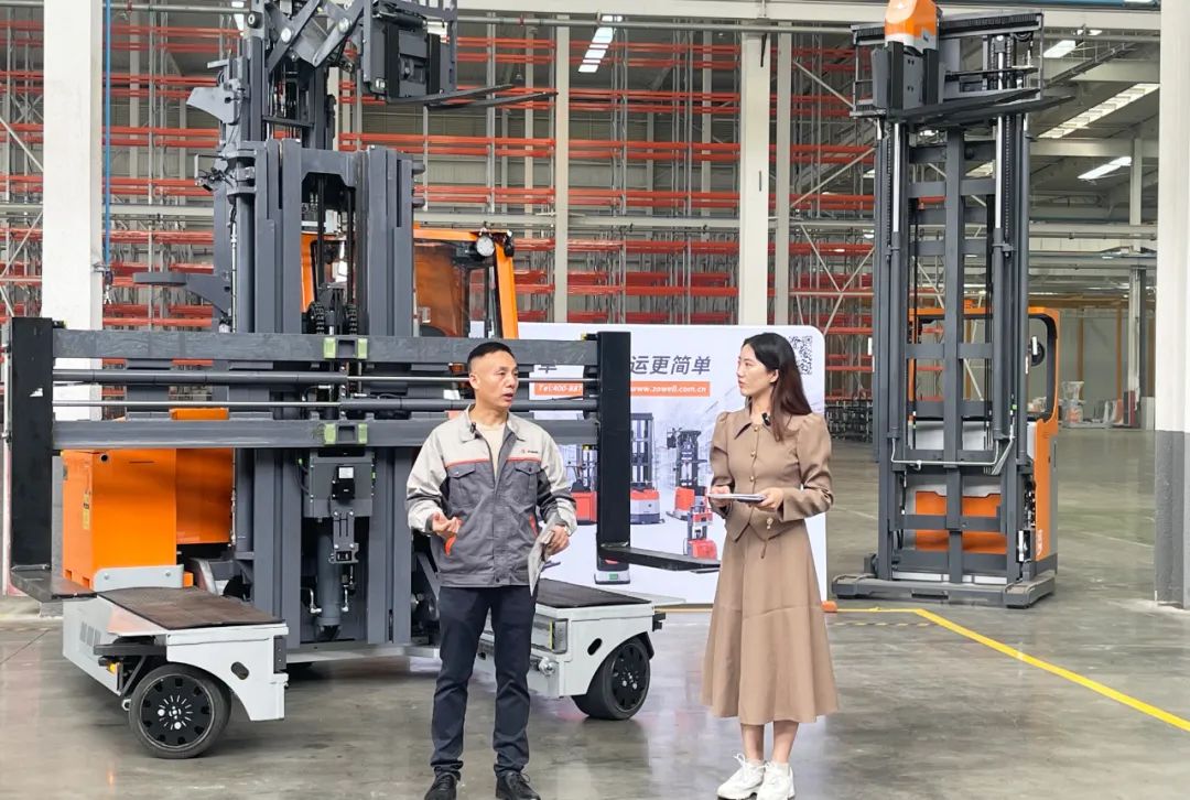 Zowell Narrow Aisle Three-way stacking AGV Forklift Helps Auto Parts Head Enterprises Realize Logistics Automation Upgrade