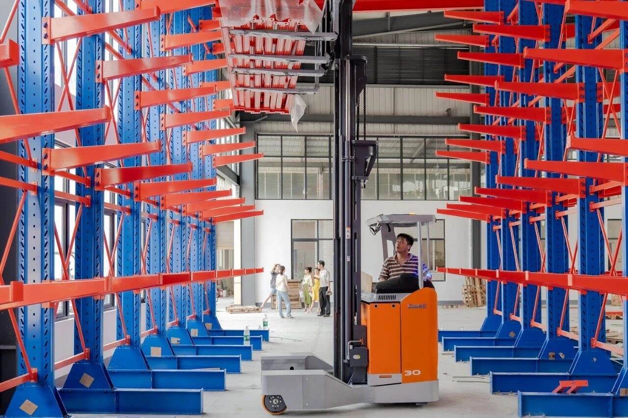 Customer Cases| Zowell multi-directional Forklift Trucks Help Aluminum Enterprises Break Through Long Material Warehousing and Transportation Bottlenecks